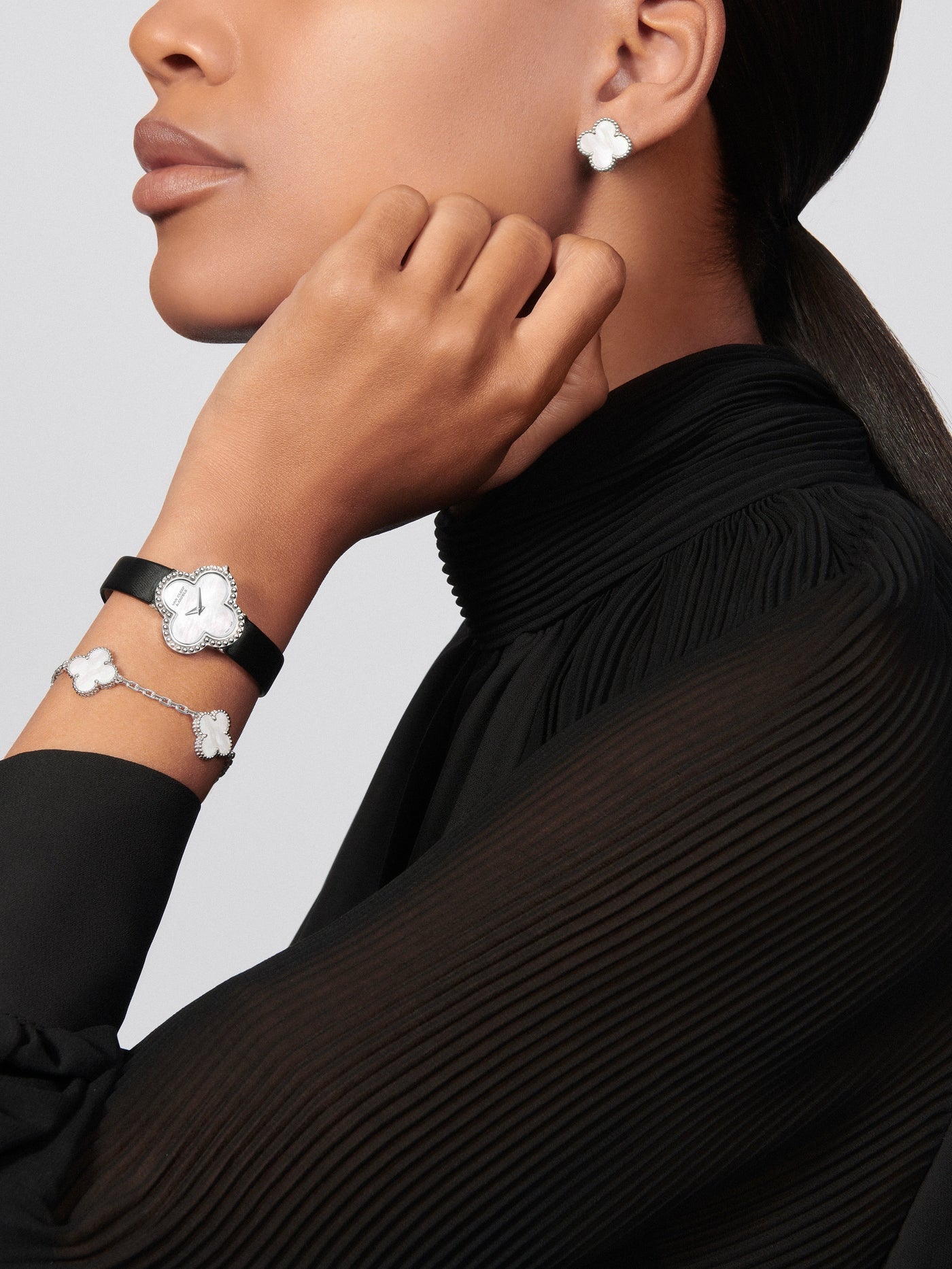 Bracelet Trèfle 5 Motifs — Nacre Crème — vue 4 | COMOCLO